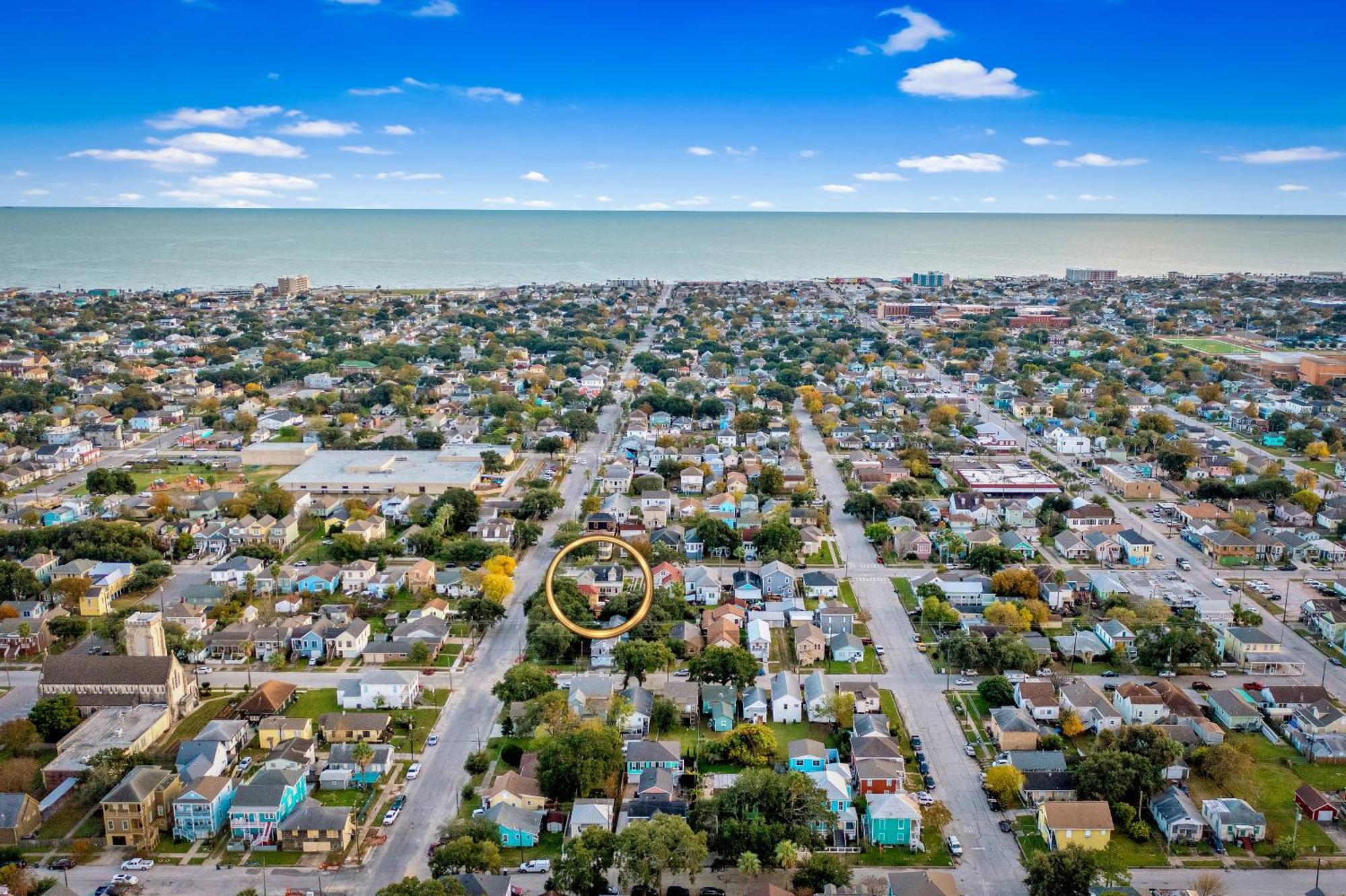 Historic 1871 Coastal Breeze With Heated Pool - Restoring Galveston Villa Exterior foto