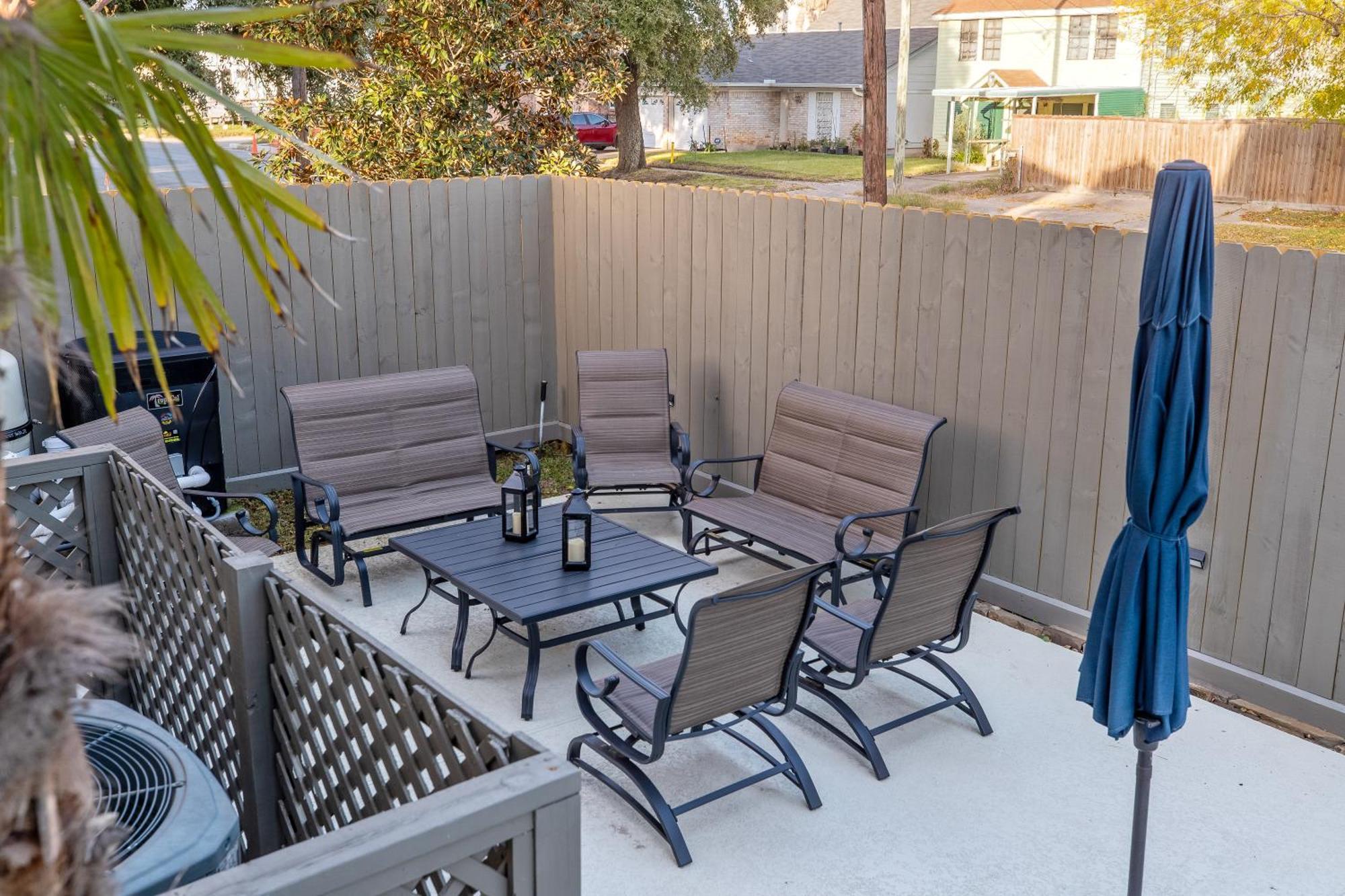Historic 1871 Coastal Breeze With Heated Pool - Restoring Galveston Villa Exterior foto