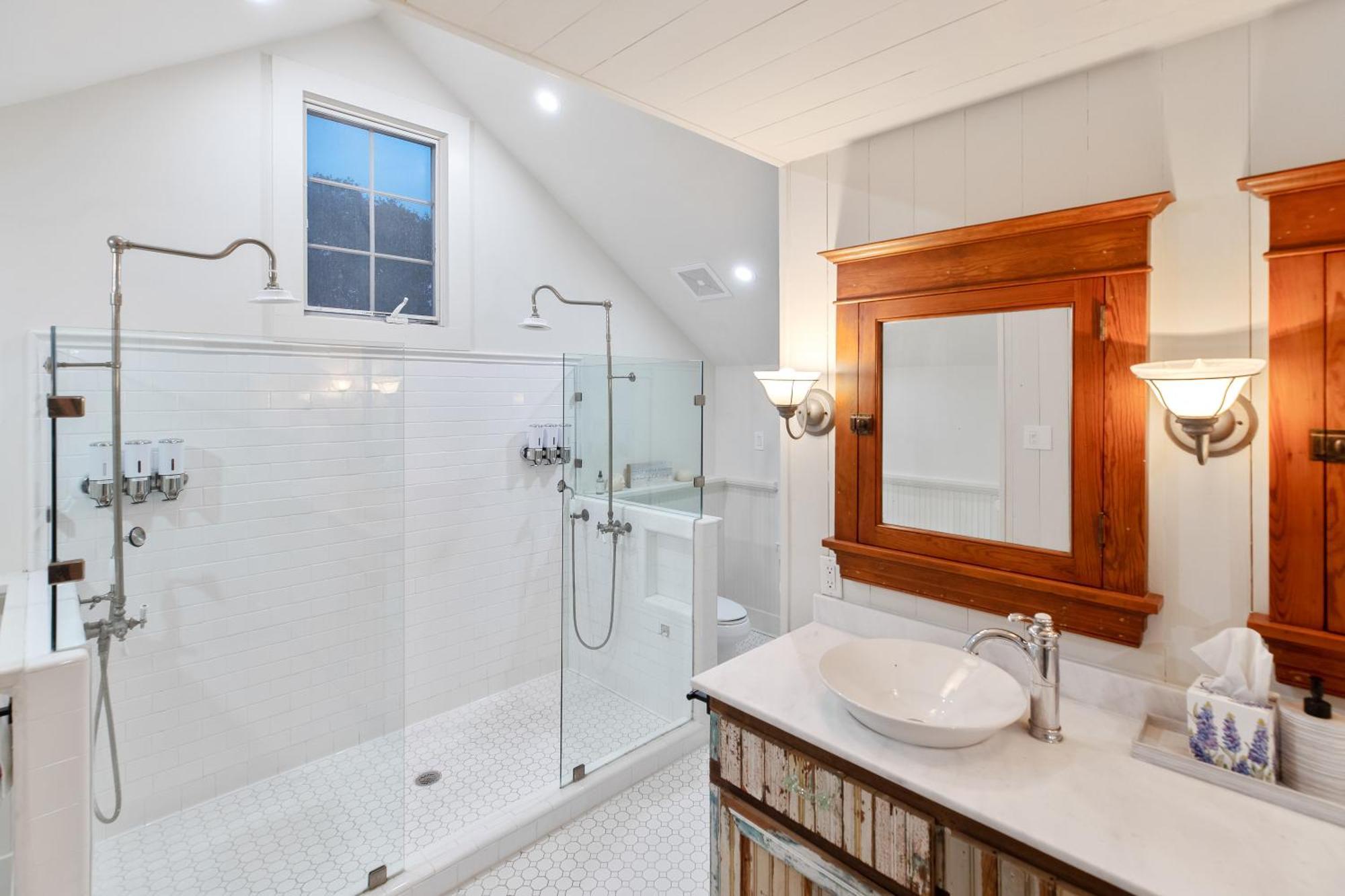 Historic 1871 Coastal Breeze With Heated Pool - Restoring Galveston Villa Exterior foto