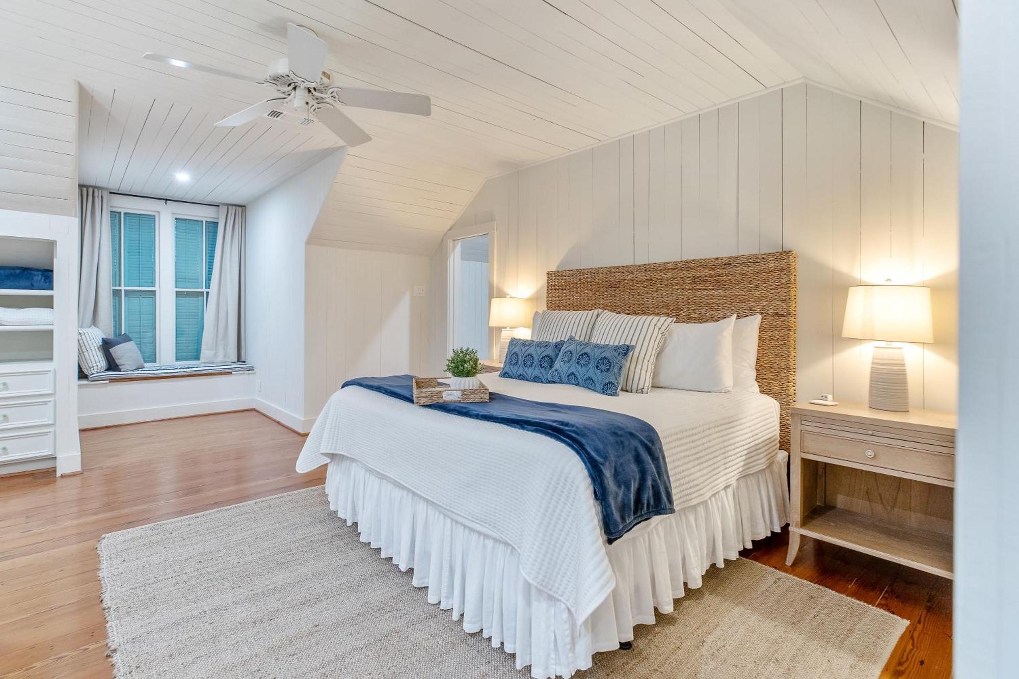 Historic 1871 Coastal Breeze With Heated Pool - Restoring Galveston Villa Exterior foto